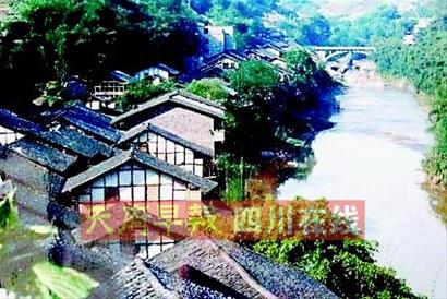 大邑悦来古镇漂亮 但是乱摆摊的多