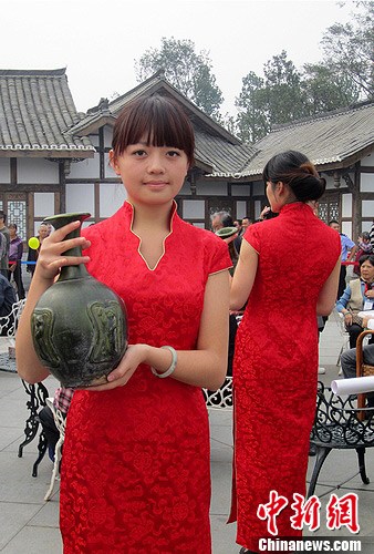 大邑县安仁古镇国庆长假重现“斗宝会”