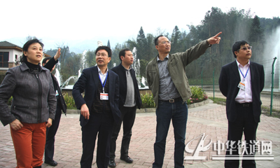 铁二局瑞城公司领导深入花水湾促销售