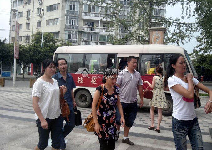桃源新城受青睐 2012攀枝花购房团走进大邑