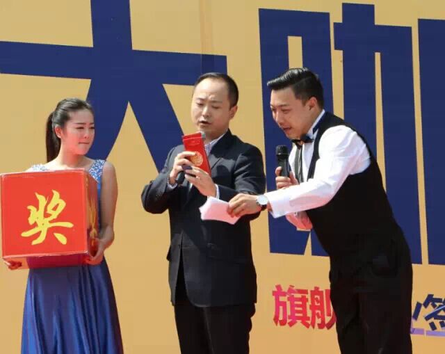 人山人海,站无虚席!圣桦城今天火了!