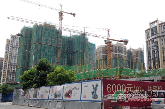 香槟大道6栋开盘摇号登记 挂牌均价4900元/平