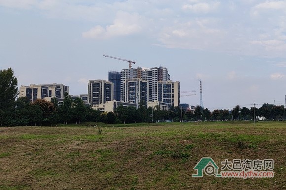 大邑高铁站商业地块组第二次上市