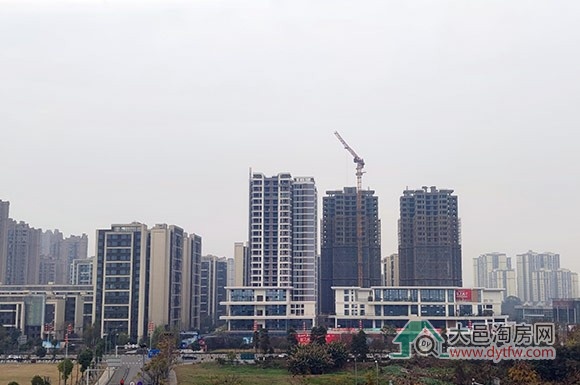 8851元/平 大邑源泉凤凰城3号楼上市销售