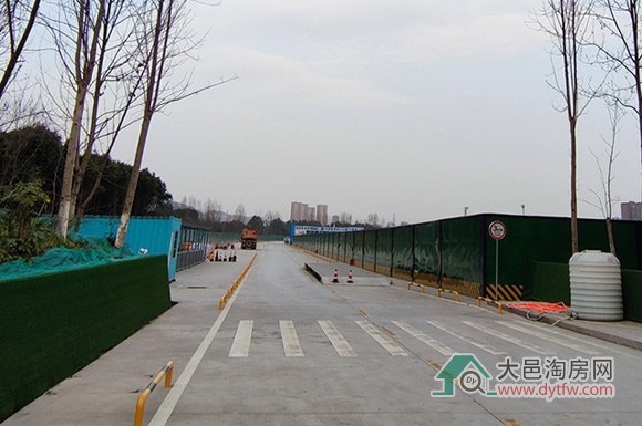 探访大邑县城两所医院3月修建进度