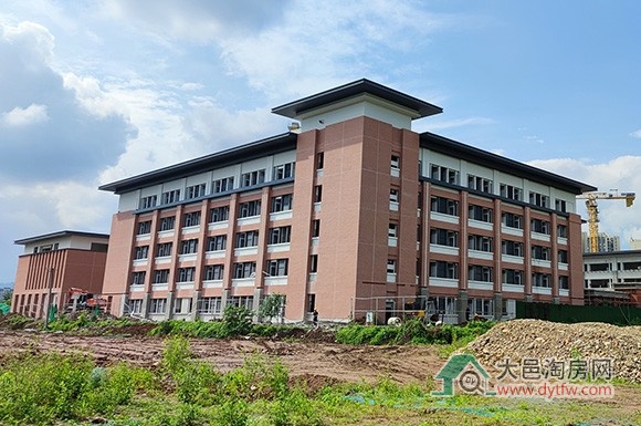 大邑官渡初级中学发展纪实