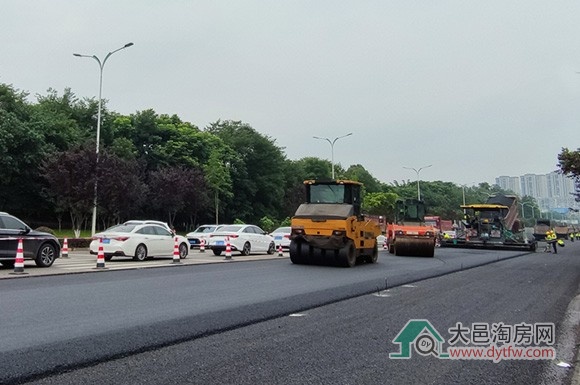 大邑南二环路段大修工程加速推进 助力城市交通升级