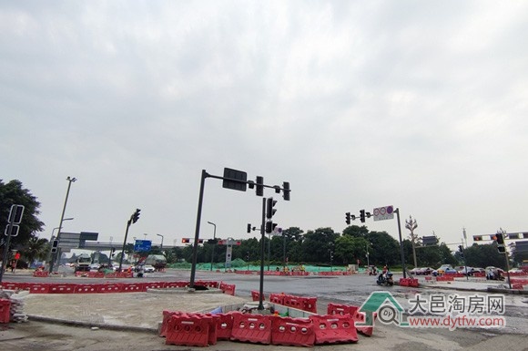 大邑南出入口改造工程加速推进,有望提前竣工