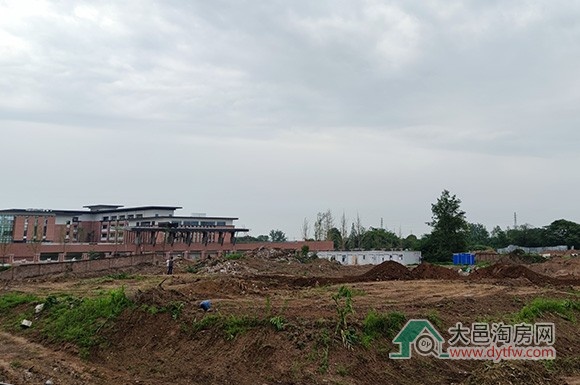 大邑官渡小学建设项目场地前期工程启动