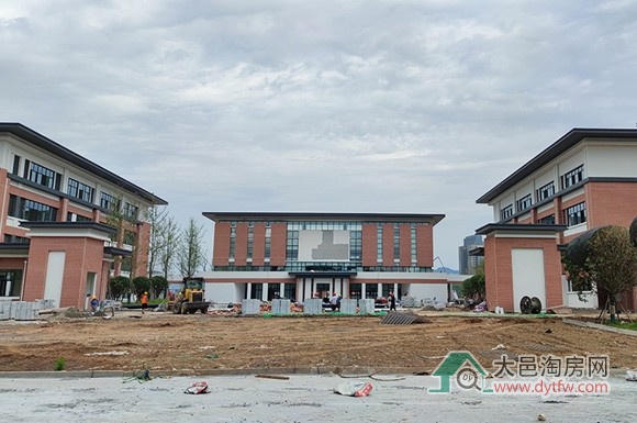 大邑县官渡初级中学建设进入收尾阶段