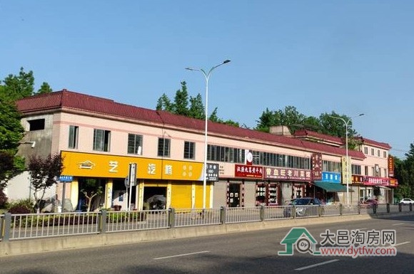 大邑县新人民医院旁房屋开始拆迁