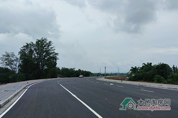 大邑滨河北路西段建设进展顺利