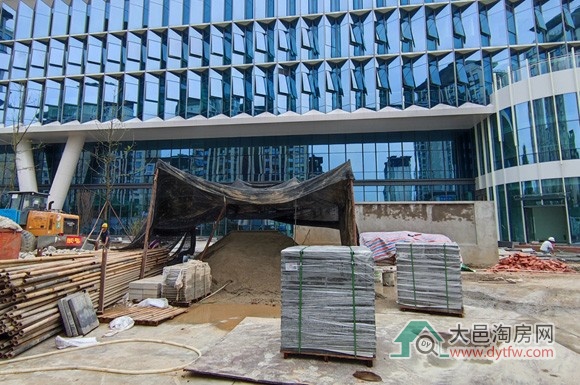 大邑新政务服务中心(市民中心)7月施工进度加快