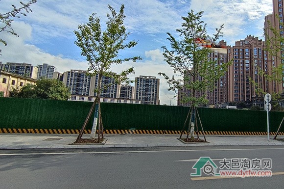 大邑锦祥路侧将新建社区集市