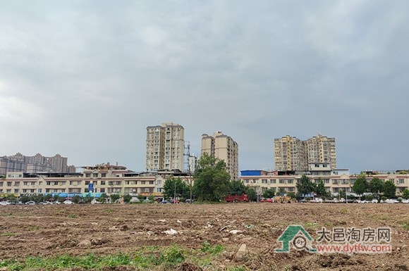 溢价!大邑红光商业地块今日成功出让