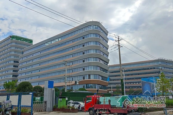 大邑县两所医院2025年10月建设进度