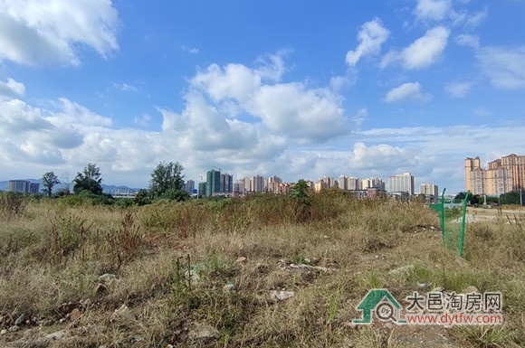 新锐房企落子大邑 王滩10号地块底价成交