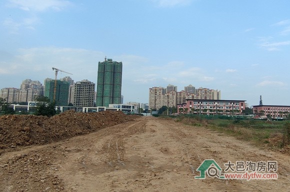 大邑斜江西路2025年11月动态:路基平整有序推进